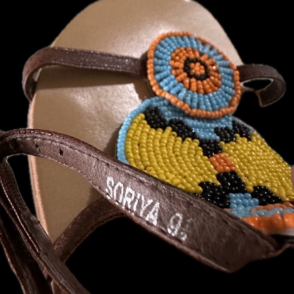 Woman's beaded flat sandals size 9.5 - Picture 5 of 9